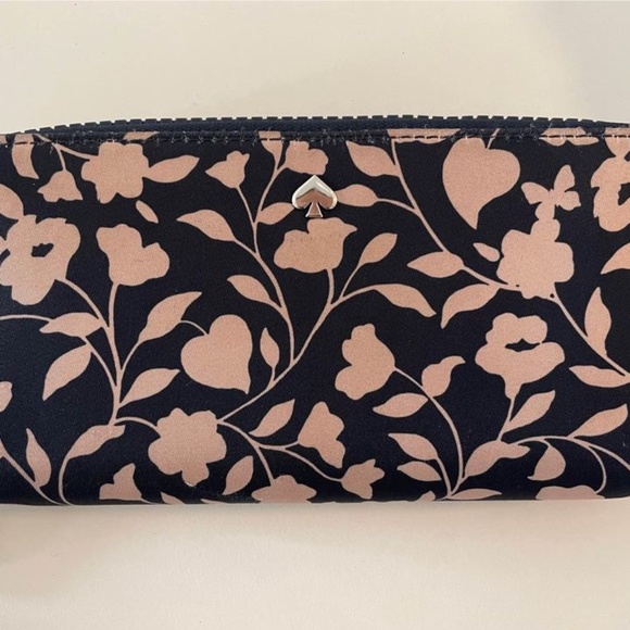 Kate Spade Full-Size Wallet - Picture 1 of 3